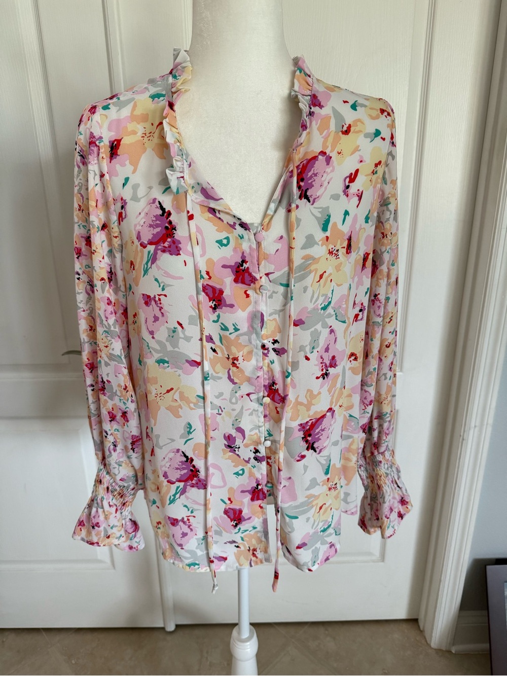Source Unknown Floral Tie-Neck Blouse in Multi Pink and Cream